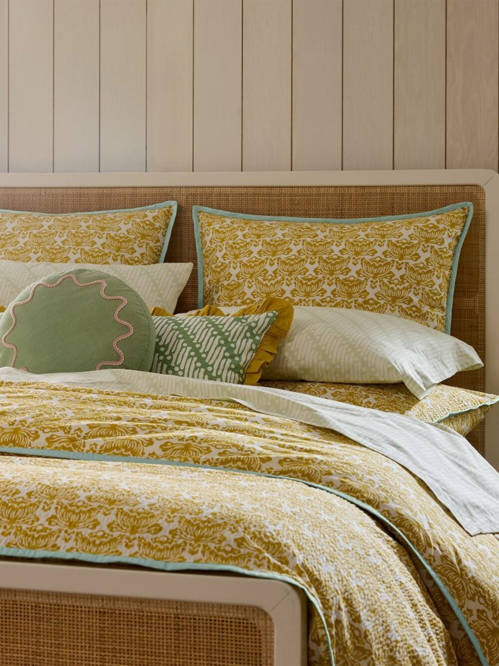 NWOT West Elm x Rhode Lotus Reversible Duvet and Shams F/Q